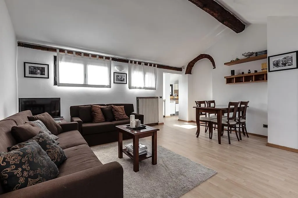 Milanrentals - Palazzi Apartment 0*, Milan Italy